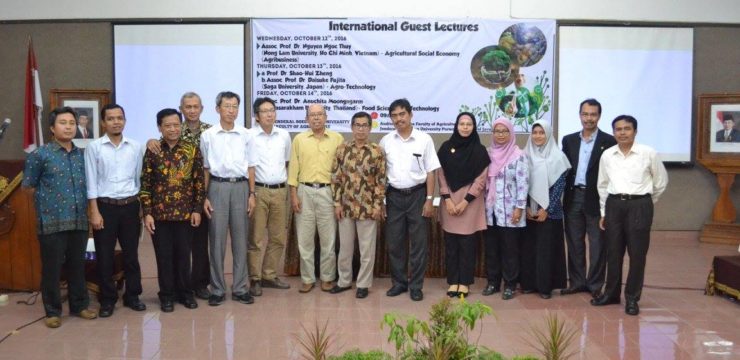 International Guest Lectures, Fakultas Pertanian Hadirkan Prof. Dr. Shao-Hui Zheng dan Assoc. Prof. Dr. Daisuke Fujita dari Saga University