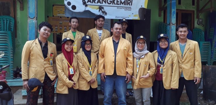 KKN PPM Unsoed Introduksi Tanaman Kelapa Genjah Kuning Nias di Desa Karangkemiri Kecamatan Pekuncen Kabupaten Banyumas