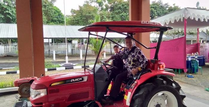 “DEMO KENDARAI TRAKTOR” Meriahkan Gelar Teknologi PKKMB PS Teknik Pertanian  UNSOED Tahun 2018