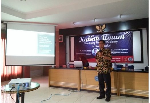 Dosen Ilmu dan Teknologi Pangan Fakultas Pertanian UNSOED Berikan Kuliah Umum di UAD Yogyakarta