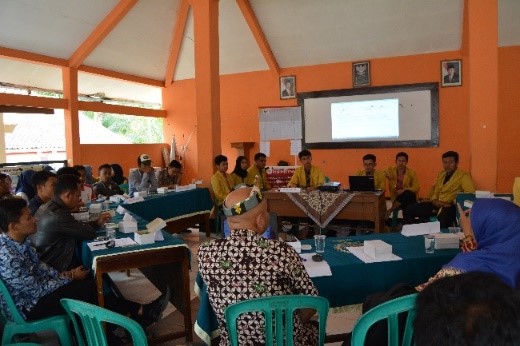 Mahasiswa KKN Unsoed Kembangkan Wanawisata Berbasis Budidaya Lebah di Desa Darmakradenan Kecamatan Ajibarang