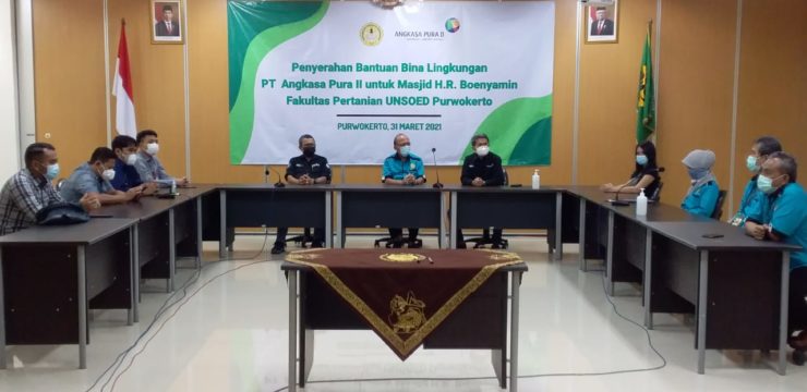 Penyerahan Bantuan Bina Lingkungan PT Angkasa Pura II (Persero) untuk Masjid HR Boenyamin Fakultas Pertanian Universitas Jenderal Soedirman