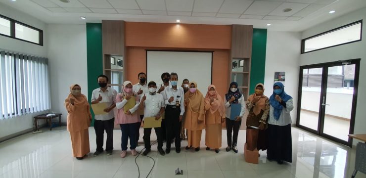 Penyerahan Dana Orang Tua Asuh Fakultas Pertanian Universitas Jenderal Soedirman