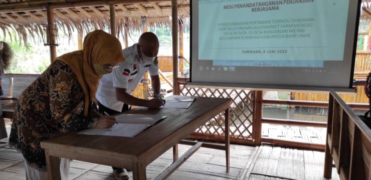 Penandatanganan Perjanjian Kerjasama Desa Binaan antara Fakultas Pertanian Unsoed dan Desa Banjarsari Wetan