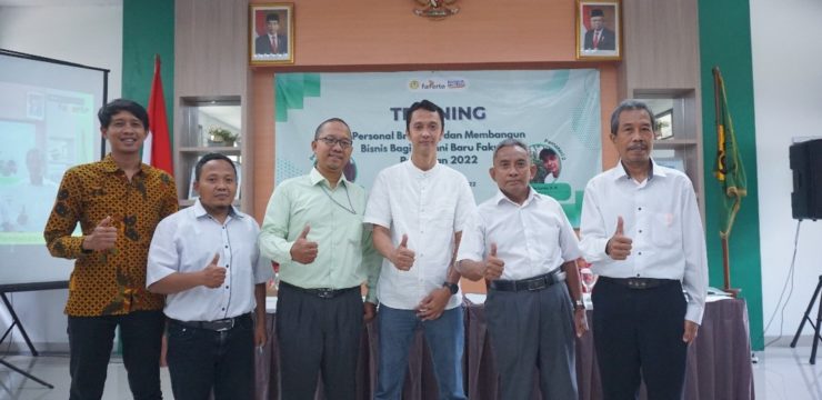 Pelatihan Personal Branding Dan Membangun Bisnis Bagi Alumni Baru Fakultas Pertanian Universitas Jenderal Soedirman Tahun 2022
