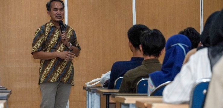 Kuliah Dosen Tamu Guru Besar Pemuliaan Tanaman Hortikultura UGM di Magister Agronomi, Fakultas Pertanian Universitas Jenderal Soedirman