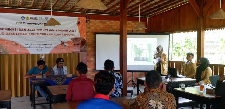 Tim PPK Ormawa Unit Klinik Tani Faperta melaksanakan kegiatan Diseminasi dan Alih Teknologi Apiculture di Desa Baseh Kecamatan Kedungbanteng